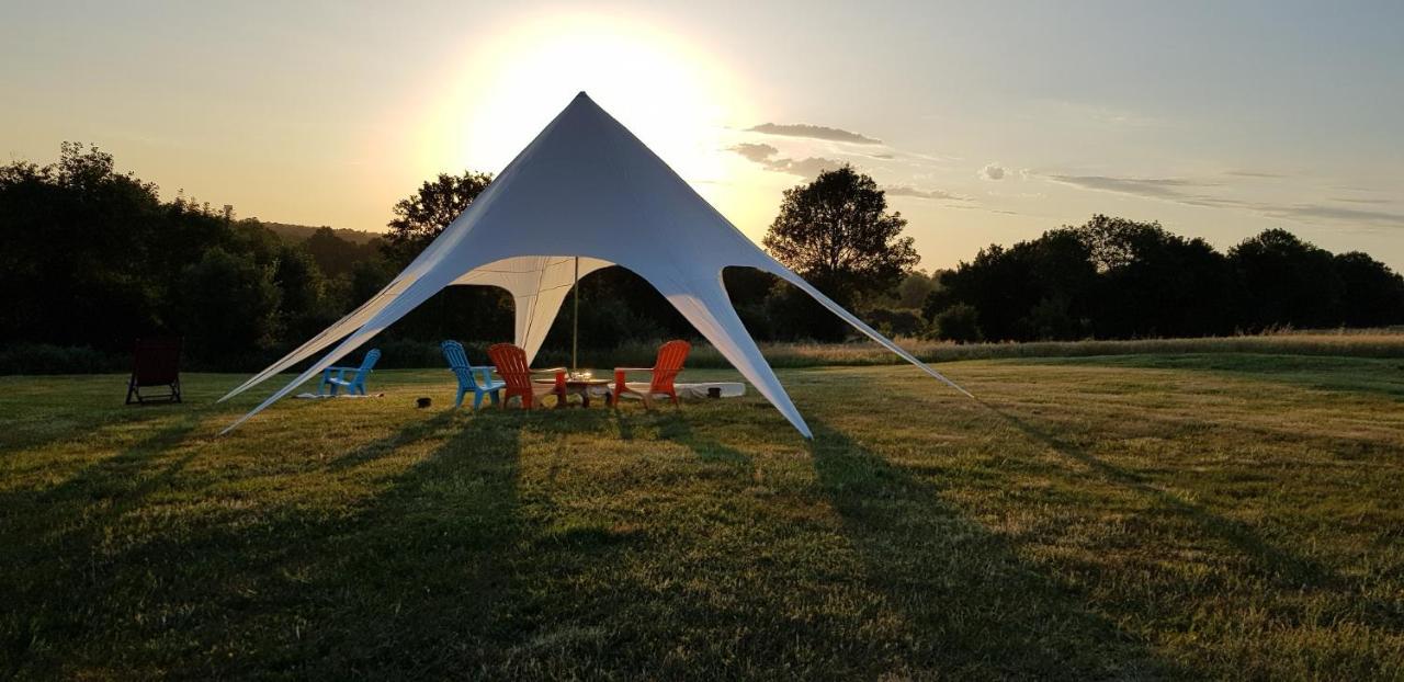 Camping La Petite Houmee Curzay-sur-Vonne Εξωτερικό φωτογραφία