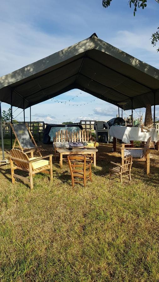 Camping La Petite Houmee Curzay-sur-Vonne Εξωτερικό φωτογραφία